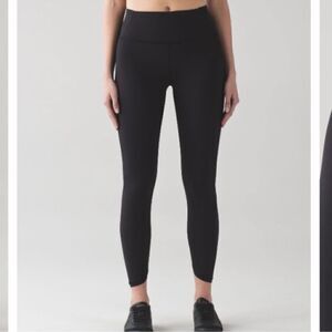Lululemon Black Luxtreme Featherlight Tight 7/8 Length high rise Size 4